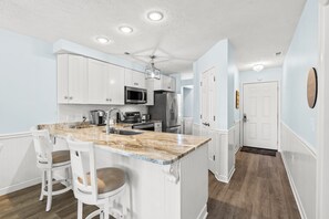 Condo, 2 Bedrooms | Private kitchen