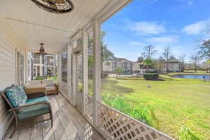 Condo, 2 Bedrooms | Property grounds