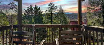 Spacious 5-bed cabin in charming Gatlinburg with AC