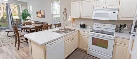 Condo, 2 Bedrooms | Private kitchen | Fridge, oven, coffee/tea maker, toaster
