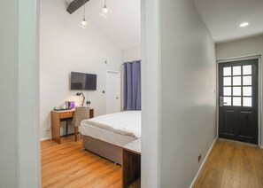 Unclassified image, 3 of 7, button