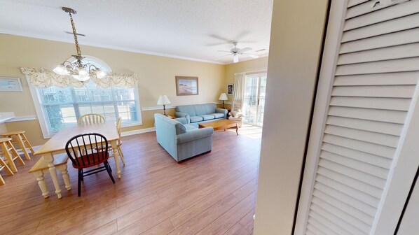 Condo, 2 Bedrooms | Living area