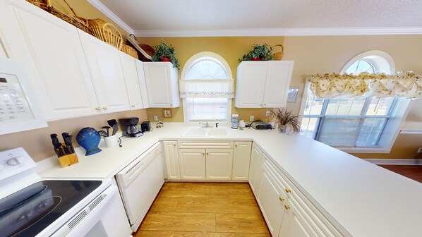 Condo, 2 Bedrooms | Private kitchen | Fridge, oven, coffee/tea maker, toaster - Magnolia Place 4717-102 2 Bedroom Condo (Myrtle Beach)