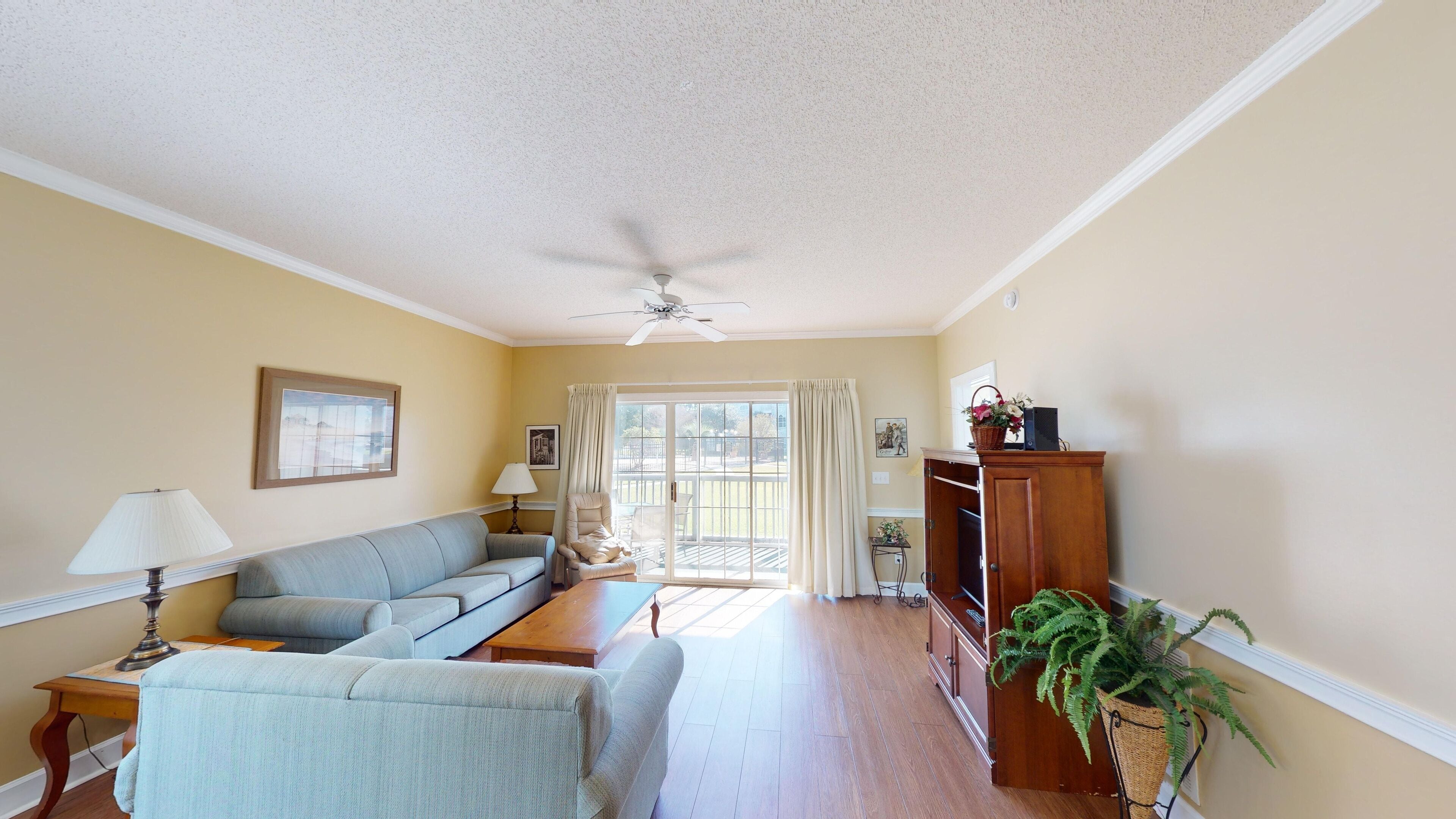 Condo, 2 habitaciones | Área de sala de estar