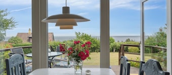 Cozy house with sea view and beautiful location
