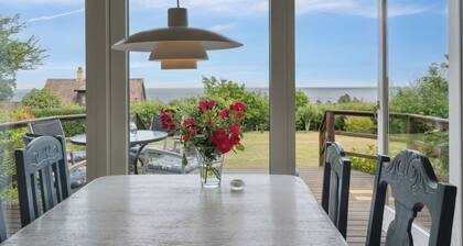 Cozy house with sea view and beautiful location