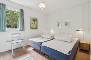 2 bedrooms, iron/ironing board, free WiFi - Cozy house with sea view and beautiful location (Allinge-Sandvig)