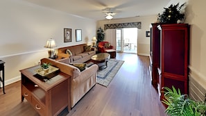 Condo, 3 Bedrooms | Living area