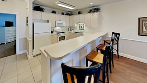 Condo, 3 Bedrooms | Private kitchen