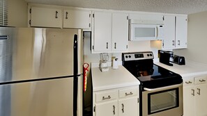 Condo, 2 Bedrooms | Private kitchen