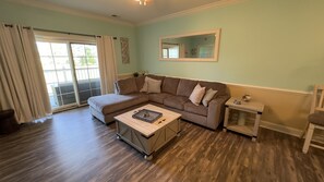 Appart'hôtel, 2 chambres | Coin séjour