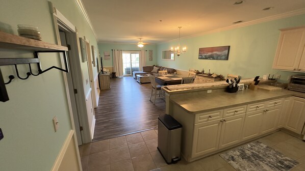 Condo, 2 Bedrooms | Interior