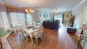 Condo, 3 Bedrooms | Living area