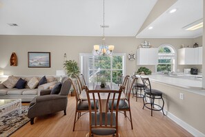 Condo, 2 Bedrooms | Interior