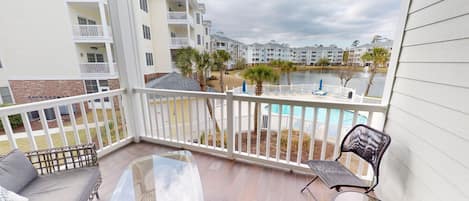 Condo, 2 Bedrooms | Property grounds