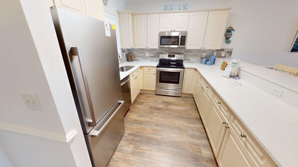 Condo, 2 Bedrooms | Private kitchen