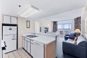 Condo, 2 Bedrooms | Interior