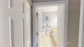 Bathroom - World Tour 1009-301 3 Bedroom Condo (Myrtle Beach)