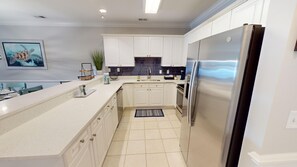 Condo, 3 habitaciones | Cocina privada | Refrigerador, horno, cafetera y tetera y tostadora 