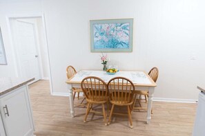 Condo, 2 Bedrooms | Dining