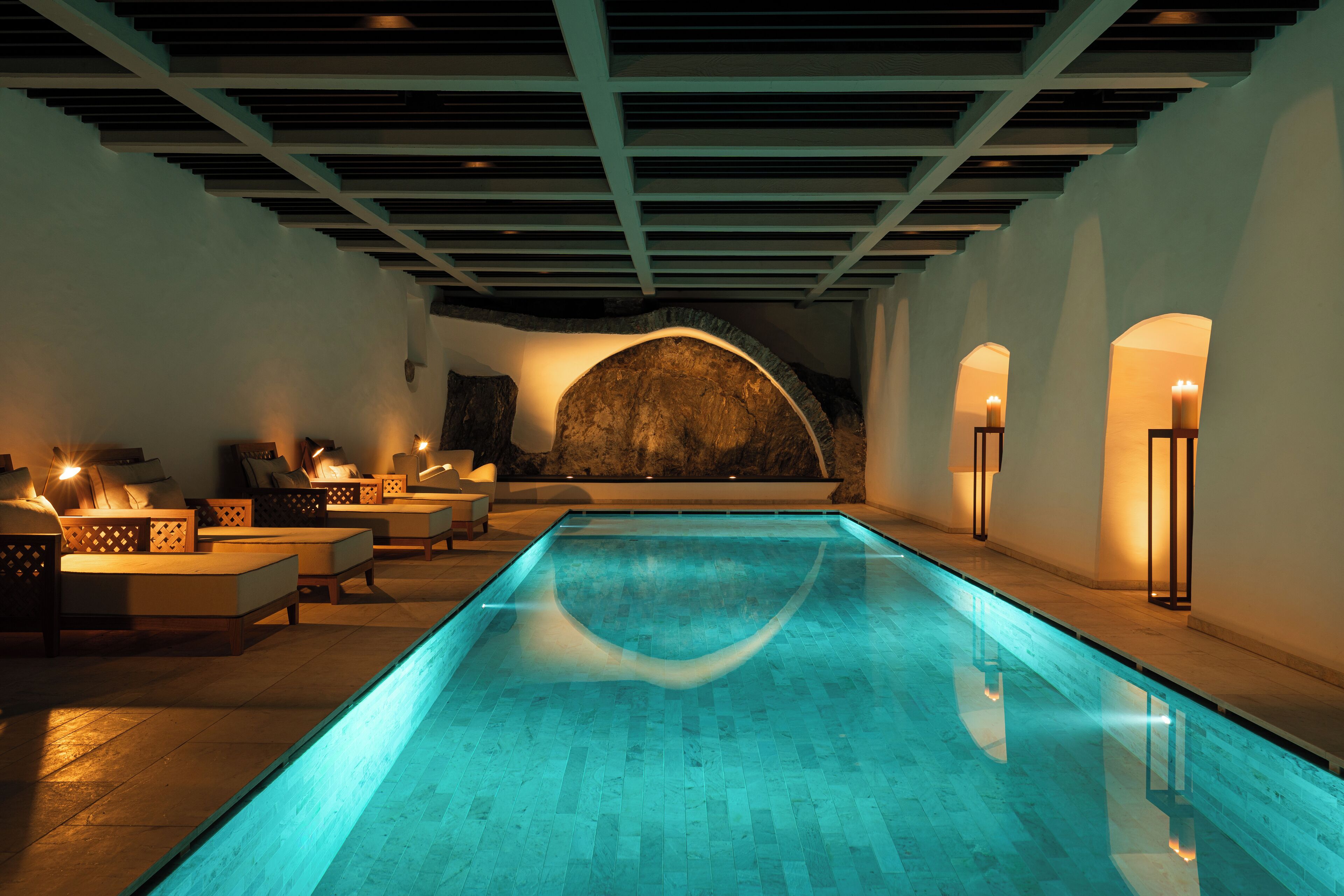 Piscine couverte, piscine extérieure (ouverte en saison)