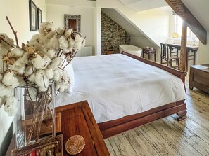 8 bedrooms, free WiFi