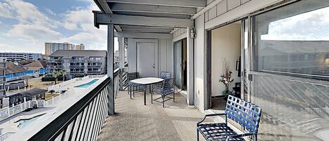 Condo, 2 Bedrooms | Outdoor dining