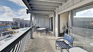 Condo, 2 Bedrooms | Outdoor dining