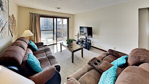 Condo, 2 Bedrooms | Living area