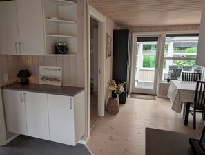 Interior - Charming cottage with large fenced garden (Løgstør)
