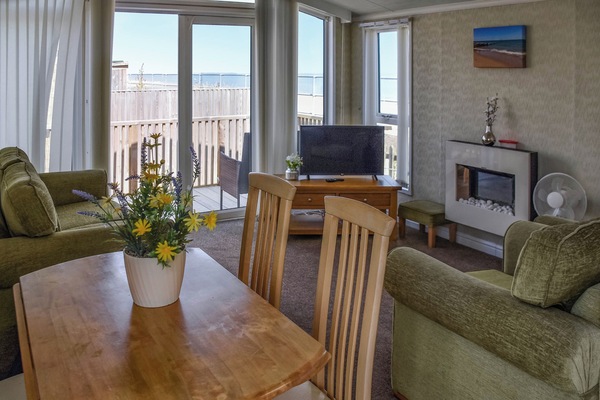 Open plan living space | Sandbank, Bacton