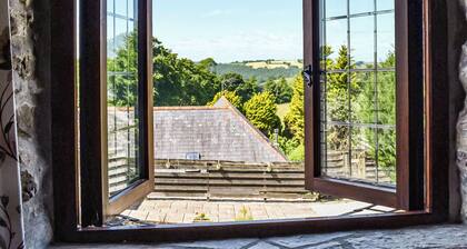 The Hayloft - UK50027