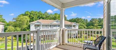 Condo, 2 Bedrooms | Property grounds