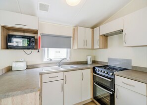 Fridge, oven, stovetop, toaster