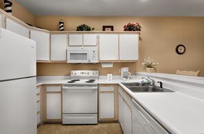 Condo, 2 Bedrooms | Private kitchen