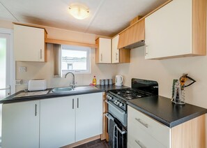 Fridge, oven, stovetop, toaster