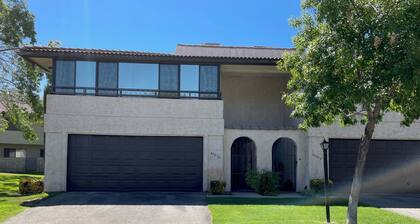 3 King Bedroom Townhouse on Bluebird Lane, Palmdale