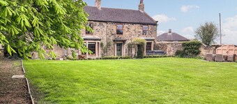 3 bedroom accommodation in Featherstone, near Wakefield