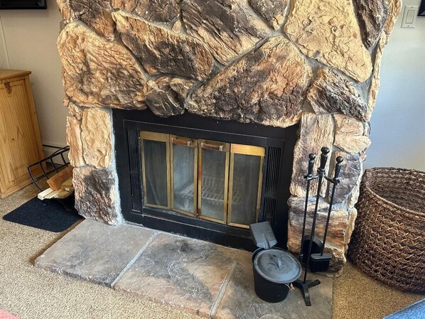 Interior - Riverbend #1 E - Efficiency on the River (Red River)