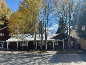 Exterior - Collettes on Mallette (Red River)