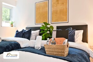 1 bedroom, iron/ironing board, internet, bed sheets