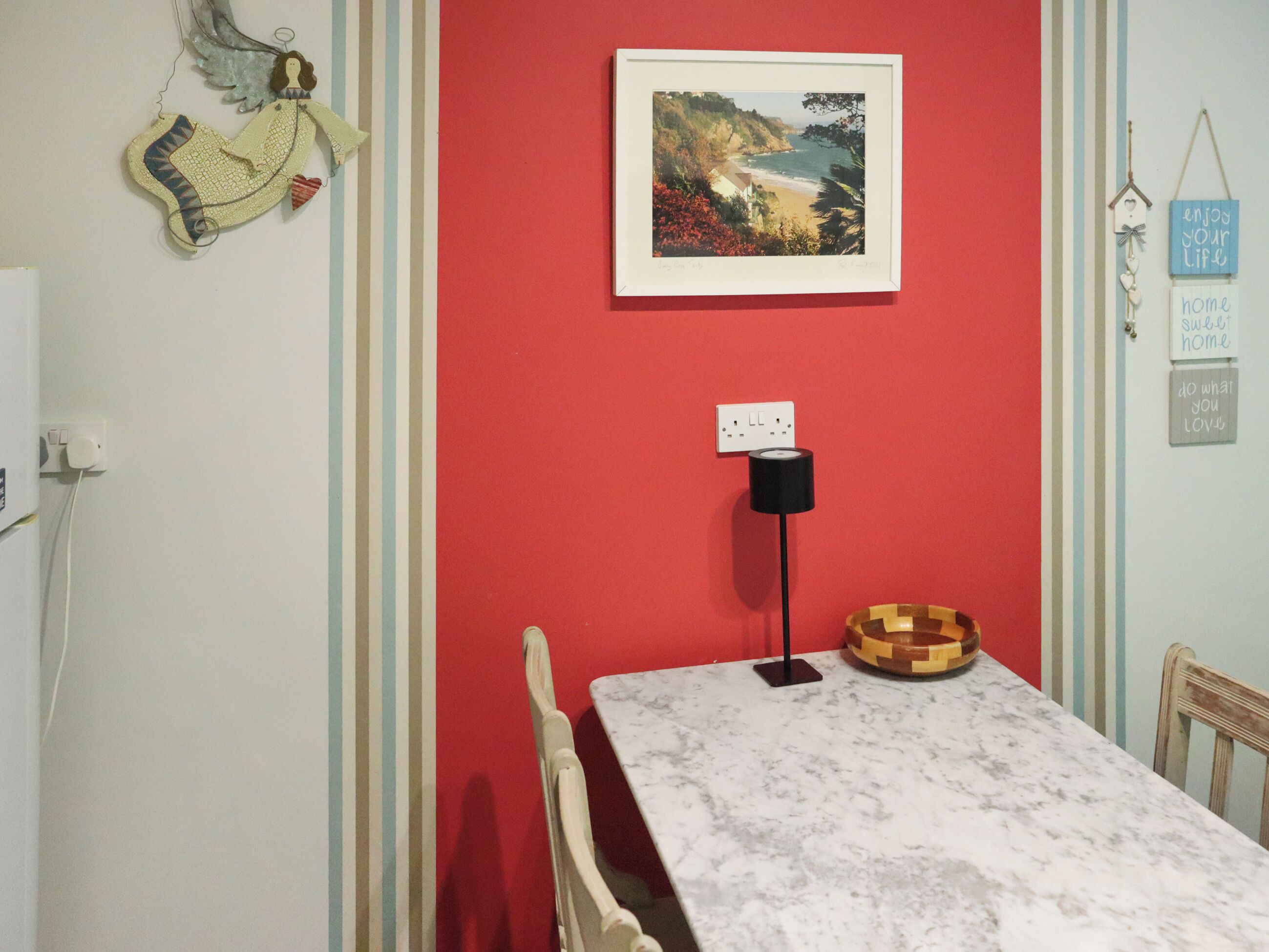 Kitchen breakfast table | Cerdd Y Mor, Tenby