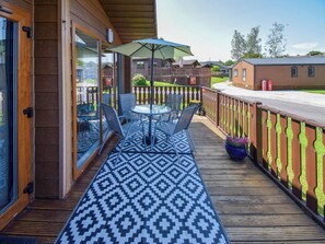 Outdoor dining - 2 bedroom accommodation in Warton, near Carnforth (Warton, near Carnforth)