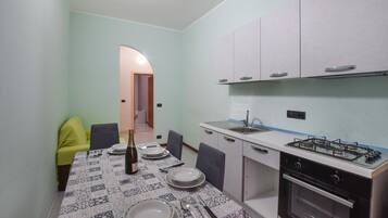 Réfrigérateur, plaque de cuisson