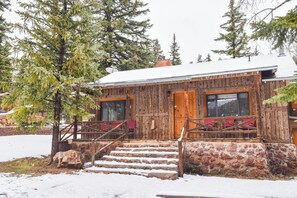 Exterior - 3 bedroom accommodation in Red River (Red River)