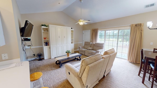Condo, 1 Bedroom | Living area
