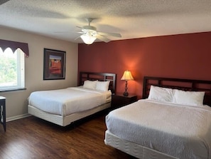 Condo, 3 Bedrooms