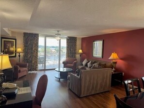 Condo, 3 Bedrooms | Living area