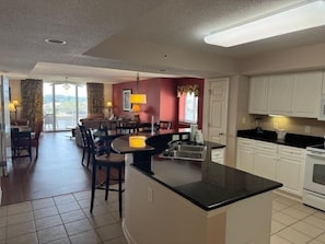 Condo, 3 Bedrooms | Interior