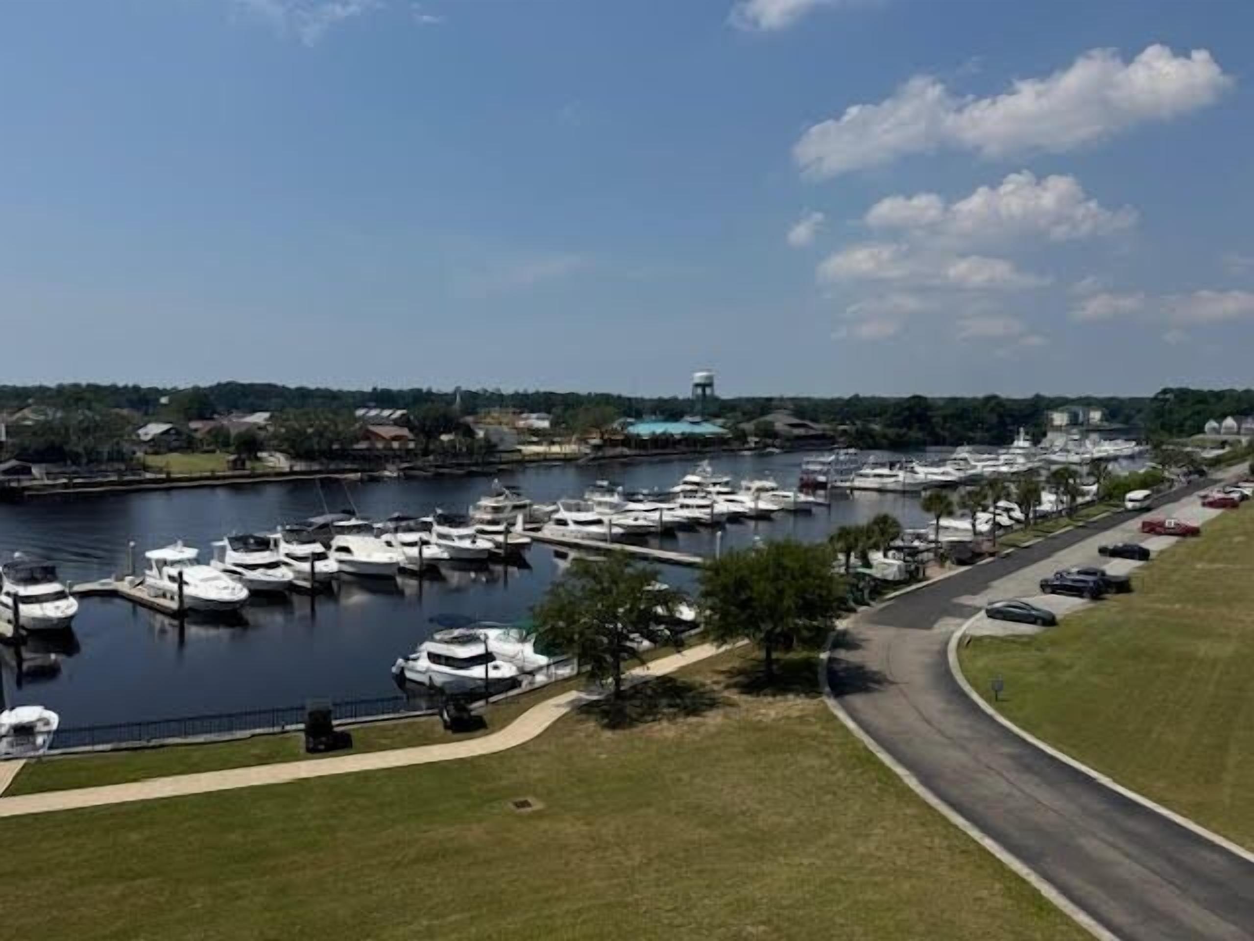 Condo, 3 Bedrooms | Marina